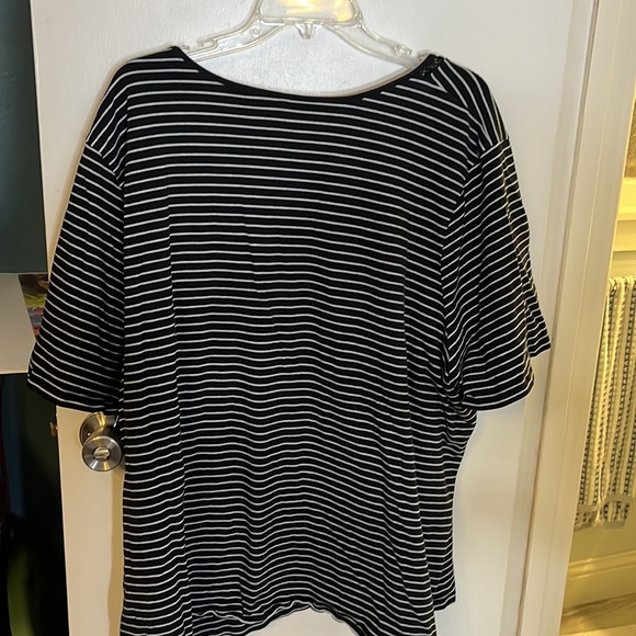 Catherine’s size 4X short sleeve t-shirt with crochet detail, B/W stripe - Picture 4 of 4